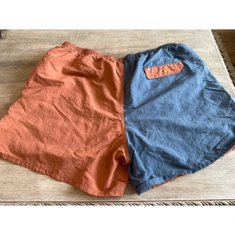 Patagonia Baggies Lights Shorts Mens XXL Colorblock Orange Blue Peace Sign‎ Logo
